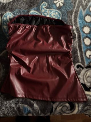 Tops negros y burdeos