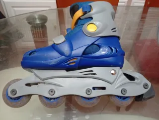 Patines en línea, casco y protecciones