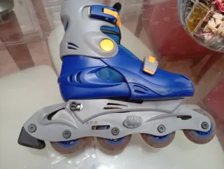 Patines en línea, casco y protecciones