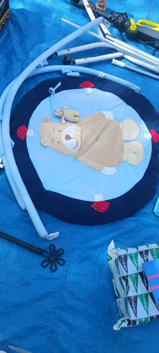 Manta de actividades para bebé con osito