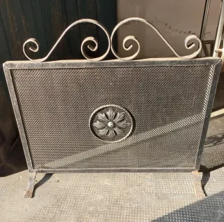 Parafiamme per caminetto in metallo