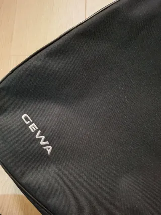 Funda para guitarra negra