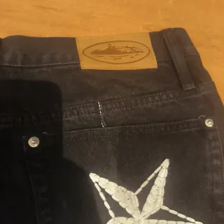 Pantalón vaquero Corteiz negro