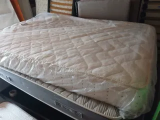 Colchón y somier con patas