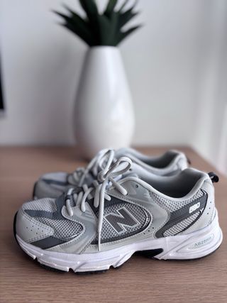 New Balance 530 Gris con caja