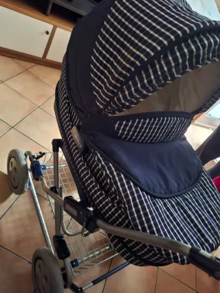 Carrozzina Peg Perego a quadri blu