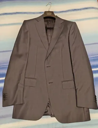 Traje Ermenegildo Zegna azul marino a estrenar.
