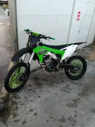 Moto Kawasaki Cross Negra/Verde/Blanca