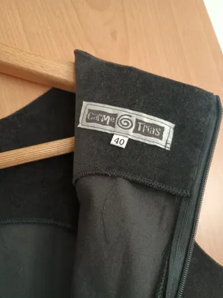 Vestido negro con corazón rojo