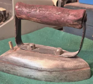 6 Planchas antiguas de hierro