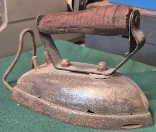 6 Planchas antiguas de hierro