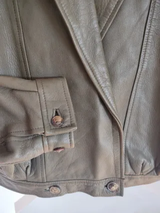 Cazadora Piel mod bomber,Burberry ,color caqui
