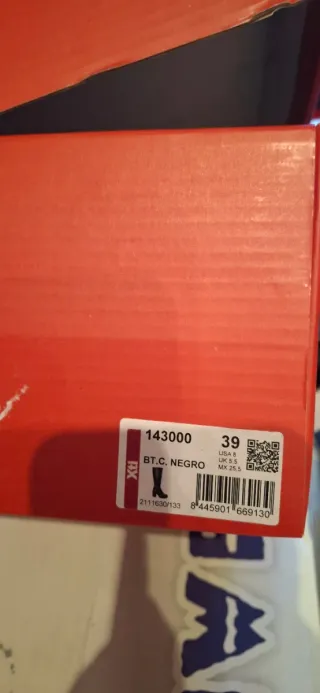 Botas XTI Talla 39 Negras