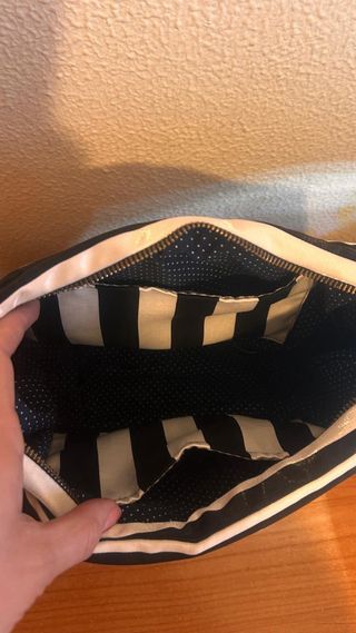 Bolso de rayas blanco y negro, acabo de terminar