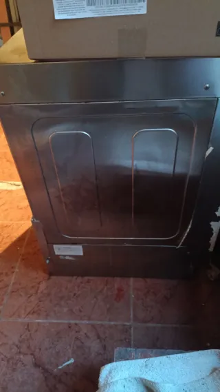 Lavastoviglie professionale per la ristorazione