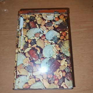 Caja metálica vintage