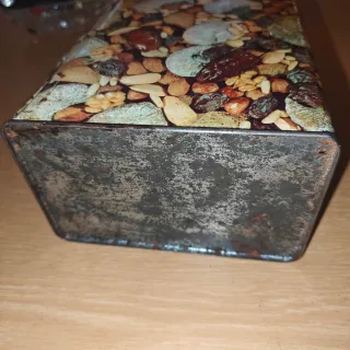 Caja metálica vintage