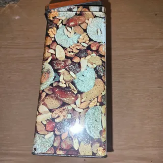 Caja metálica vintage