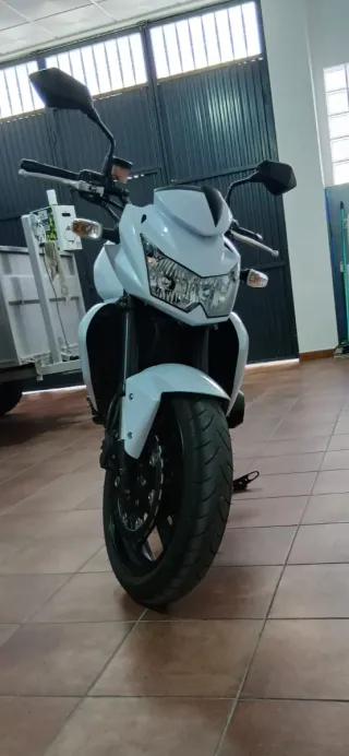 Kawasaki Z750 Blanca año 2010