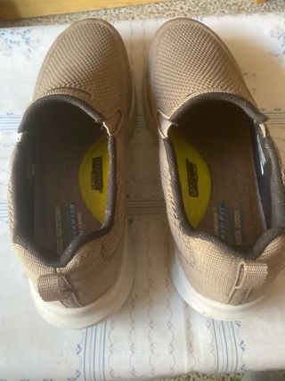 Zapatos Skechers de hombre. Sin cordones Talla 43
