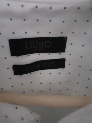 Due camice 5 euro l una