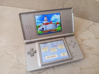 Vecchia Nintendo DS Lite Argento. Funzionante! + Custodia.