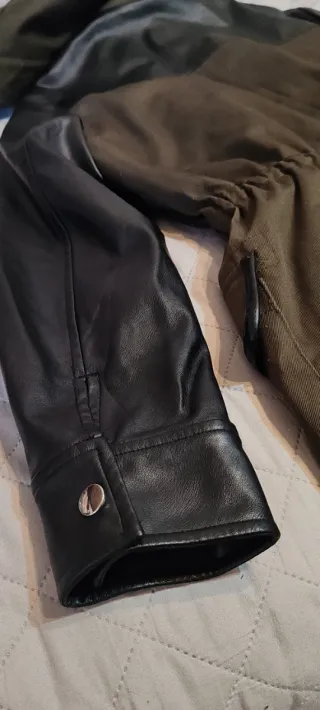 Abrigo Otoño/Primavera verde oliva, mangas Cuero