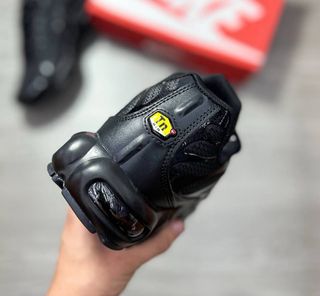 Deportivas Nike Hombre Negras tallan un 42 justo