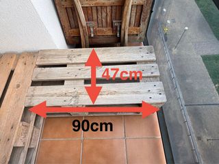 Sofá y mesa de terraza de madera