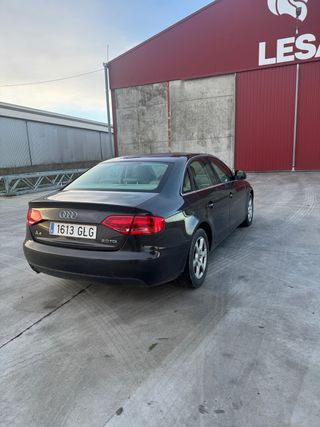 Audi A4 2009 2.0TDI 143cv