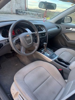 Audi A4 2009 2.0TDI 143cv
