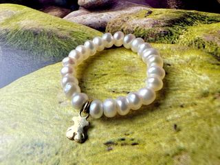 Anillo Tous de perlas con emblema oro macizo 18 k.