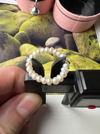 Anillo Tous de perlas con emblema oro macizo 18 k.