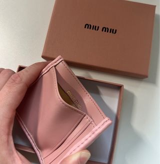 Tarjetero Miu Miu Rosa y Dorado