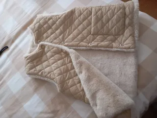 Chaleco reversible beige talla 9-10