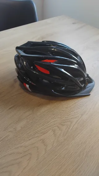 Casco de bici infantil negro. Modelo BH Lite.
