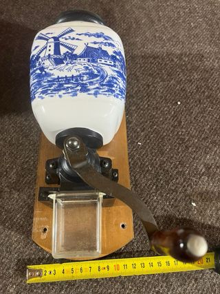 Molinillo de café antiguo