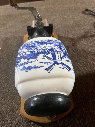 Molinillo de café antiguo