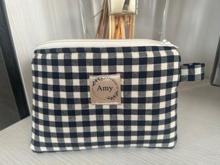 Cartera acolchada cuadros blanco y negro