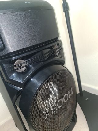 Altavoz LG XBOOM RN5 Negro/Rojo