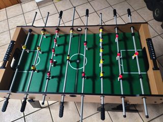 Futbolín de madera