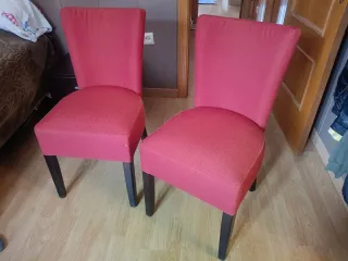 Silla de salón tapizada en tela