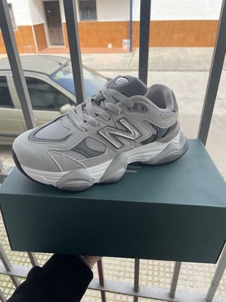 New Balance Mujer Gris tallan justos