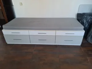 Cama juvenil con cajones