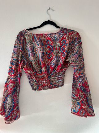 Blusa Crop Estampada Manga Larga