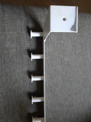 Perchero de puerta metálico blanco