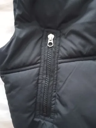 Chaleco acolchado corto negro