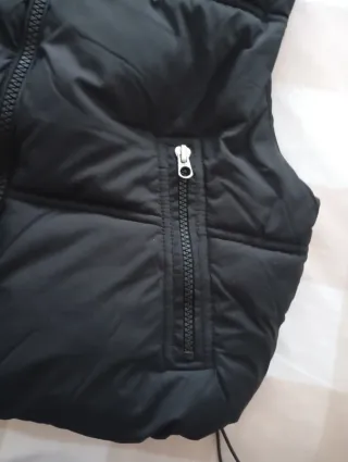 Chaleco acolchado corto negro