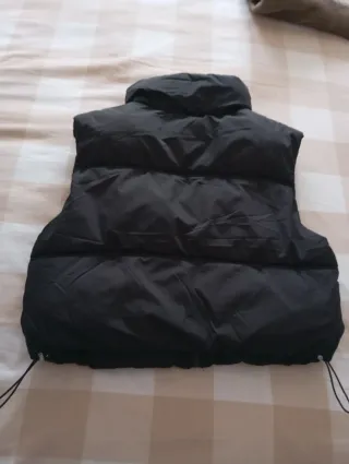 Chaleco acolchado corto negro