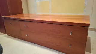 Mueble bajo TV de madera